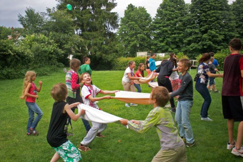 Deutschkurse für Kinder: Warum Freizeitaktivitäten im Sommercamp entscheidend sind